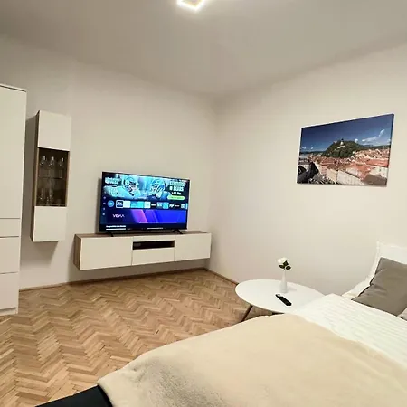 Murcity - Where Comfort Meets Flair *