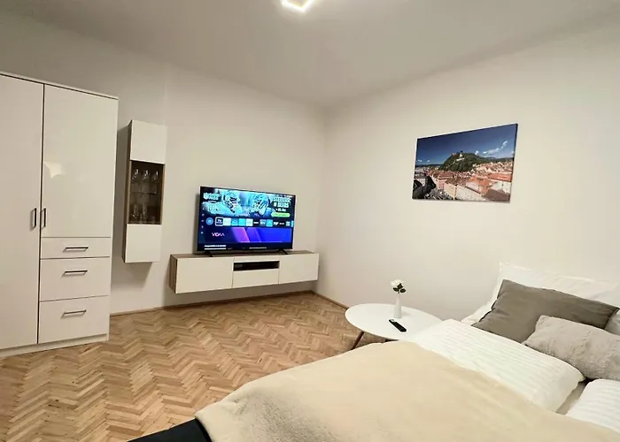 Murcity - Where Comfort Meets Flair *